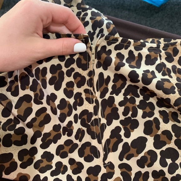 Newport News leopard cheetah animal printed wrap style skort size 12 - Picture 7 of 7